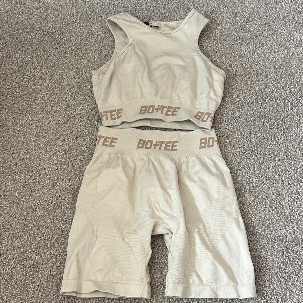 BO+TEE Women's Cream Shorts Set